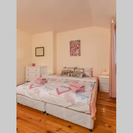 Apartment Spacious And Cozy 3 Bedroom Apartment In Downtown Sofia